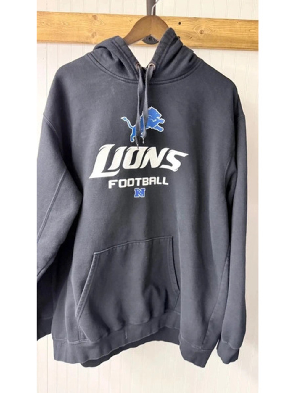 vintage-style Detroit Lions NFL Football Pullover Hoodie black game day team